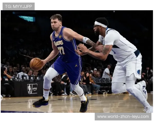 东契奇被重点照顾早陷犯规！独木难支的苦笑谁懂